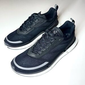 Ecco Men's Black Sneakers with Gray Highlights